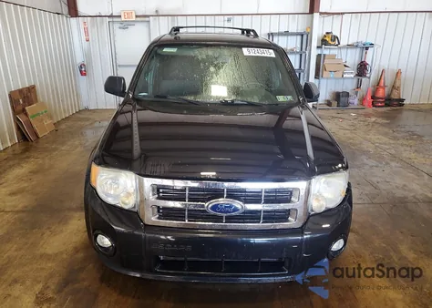 2011 Ford Escape Xlt z USA, uszkodzony, nr VIN 1FMCU9DG9BKB69773